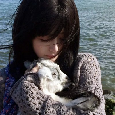 储物柜女孩